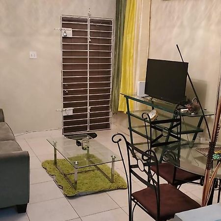 #1 Jacaranda Vacation Home Spanish Town Εξωτερικό φωτογραφία